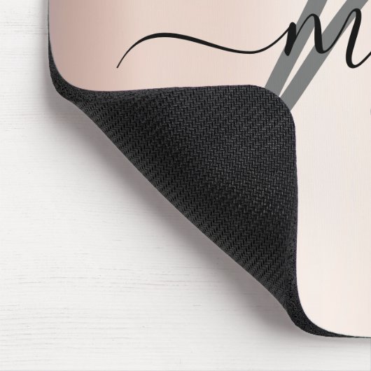 Minimaler Blush-Rose Monogramm Grau Mousepad (Ecke)