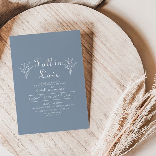 Minimaler Dusty Blue Fall in Liebe Brautparty Einladung