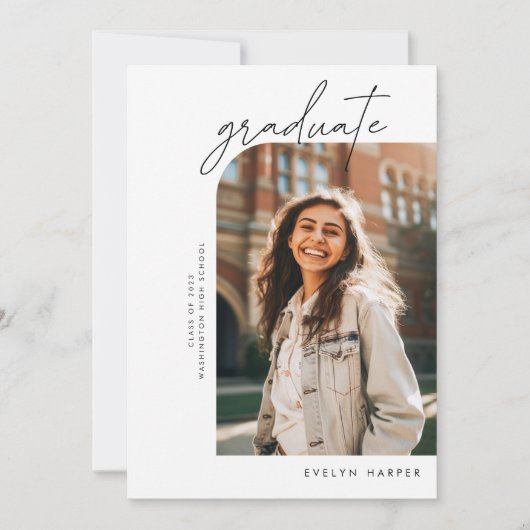 Minimaler Eleganter Script Arch Zwei Foto Abschlus Ankündigung (Vorderseite)