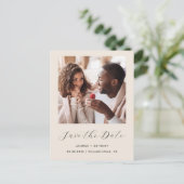Minimaler Foto Beige QR-Code Save the Date Ankündigungspostkarte (Stehend Vorderseite)