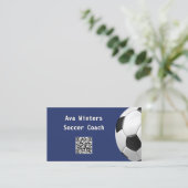 Minimaler Fußball Ball Blue QR Code Fußball Coach Visitenkarte (Stehend Vorderseite)