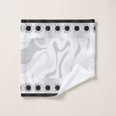 Minimaler geometrischer Effekt aus schwarzem, weiß Badhandtuch Set (Waschlappen)