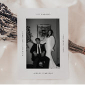 Minimaler "Just Married" Schwarz-weißes Foto-Elope Ankündigung