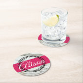 Minimaler Marmorentwurf Namenstext hinzufügen Runder Pappuntersetzer (Vor Ort)