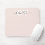 Minimaler Monogram Moderner Skriptpinsel Beruflich Mousepad<br><div class="desc">Moderner,  schicker Skriptname und Monogramm-Design auf rosafarbenem Hintergrund,  einfach und elegant,  großartig auf Ihre eigene personalisierte Maus-Pad angepasst. Passen Sie die Hintergrundfarbe Ihrer Wahl an.</div>