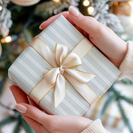 Minimaler Pastel Blue Stripe Geschenkpapier