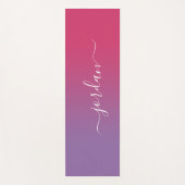 Minimaler rosa bis Lila weißer Skriptname Yogamatte (Vorderseite)