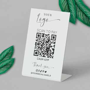 Minimaler Scan von Schwarzweiß-Logos zur Bezahlung Sockelschild