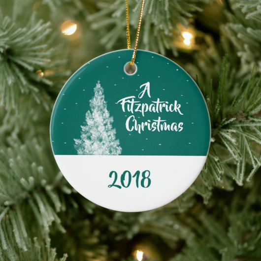 Minimaler Schneebaum Aquamarin und White Holiday K Keramik Ornament (Baum)