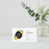 Minimaler Schwarz-weißer Salon mit Blumenreath Terminkarte (Stehend Vorderseite)