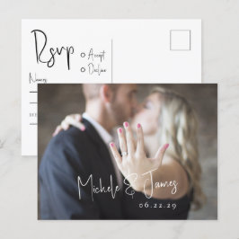 Minimaler Script Typografy Foto Wedding RSVP Einladungspostkarte