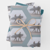 Minimaler Surfer Couple Sea Foam Green Geschenkpapier Set (Beispiel)