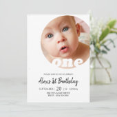 Minimales erstes Geburtstags-Foto Einladung (Stehend Vorderseite)
