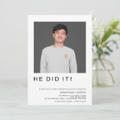 Minimales Foto, das er getan hat Schwarz-weiß Absc Einladung (Stehend Vorderseite)