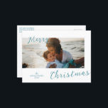 Minimales Foto Moderne Weihnachten<br><div class="desc">Moderne Weihnachtspostkarte mit einem schlichten und minimalen Design mit "Frohe Weihnachten" in einer lustigen aqua-blauen Schrift Typografie,  die Ihr Lieblings-Landschaft-Foto leicht überlappen.</div>