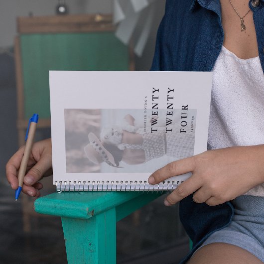 Minimales Foto Typografie JAHR Planer