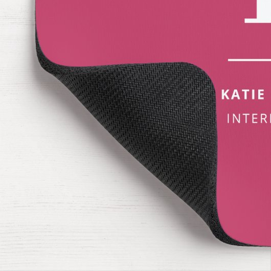 Minimales Hot Pink Modernes Typografisches Monogra Mousepad (Ecke)