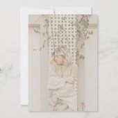 Minimales modernes Cream Overlay Grad Foto Einladung (Rückseite)