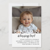 Minimales modernes Schwarz-Weiß-Foto Einladung (Vorderseite)