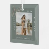 Minimales modernes Verheiratet- & Merry-Gold-Scrip Ornament Aus Glas (Vorderseite links)