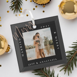 Minimales modernes Verheiratet-Merry-Gold-Script-F Ornament Aus Glas