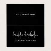 Minimales Schwarz mit moderner Schrift und QR-Code Visitenkarten (Außenseite Aufgefaltet)