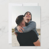 Minimales Schwarz-weißes kalligrafisches Hochzeits Save The Date (Rückseite)