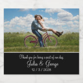 Minimales Schwarzes Foto mit Elegantem Script-Schr Alkoholflaschenetikett (Einzelnes Label)