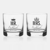 Minimales Script Custom Wedding Set von 2 Whiskyglas (Vorderseite)