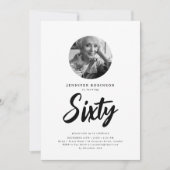 Minimales Script-Foto 60. Geburtstag Schwarz-weiß Einladung (Vorderseite)