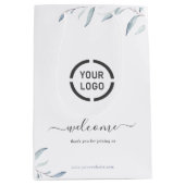 Minimales staubblaues Firmenlogo Mittlere Geschenktüte (Vorderseite)