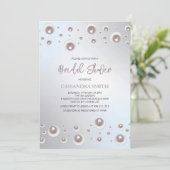 Minimales weißes Perlsilber-Brautparty Einladung (Stehend Vorderseite)