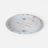 Minimales weißes Perlsilber-Brautparty Pappteller (Schrägansicht)