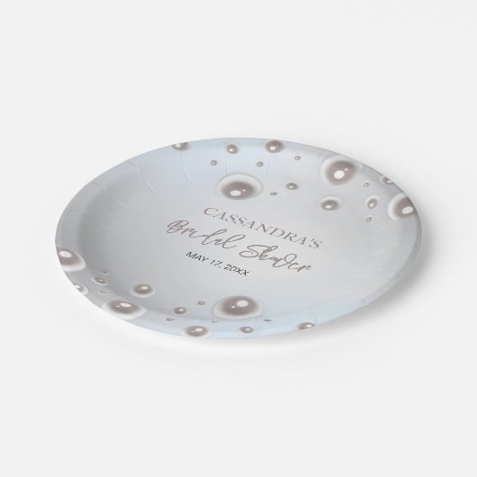 Minimales weißes Perlsilber-Brautparty Pappteller (Schrägansicht)