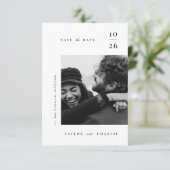 Minimalismus Typografie Save The Date (Stehend Vorderseite)