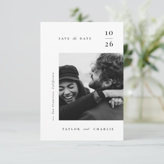 Minimalismus Typografie Save The Date (Stehend Vorderseite)