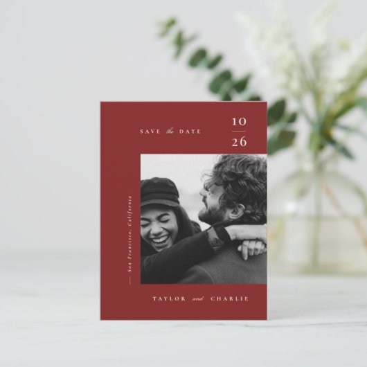 Minimalismus Typografie Save the Date Ankündigungspostkarte (Stehend Vorderseite)