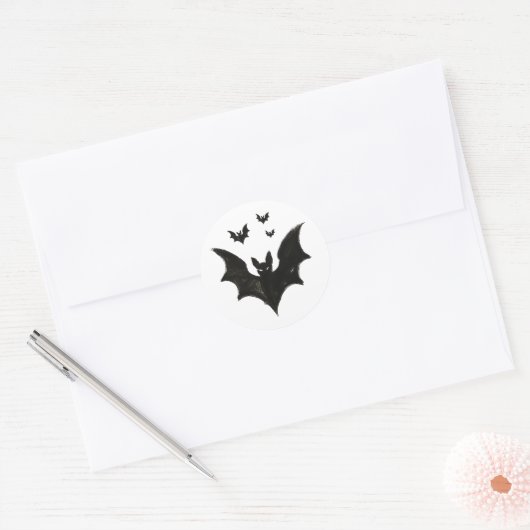 Minimalist Bat – Ink Brush Halloween Creature on Runder Aufkleber (Umschlag)