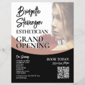Minimalist beauty model esthetician salon Flyer (Vorne)