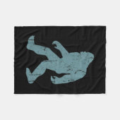 Minimalist Bigfoot Cket Logo Sasquatch Cryptid Coo Fleecedecke (Vorderseite (Horizontal))