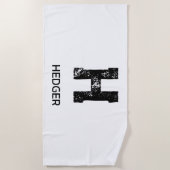 MINIMALIST BLACK ONE LETTER MONOGRAM NAME WHITE STRANDTUCH (Vorderseite)