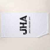 MINIMALIST BLACK THREE LETTER MONOGRAM NAME WHITE STRANDTUCH (Vorderseite)