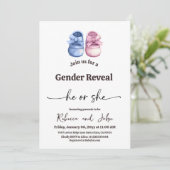 Minimalist Boy or Girl Baby Boots Gender Reveal Einladung (Stehend Vorderseite)