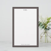 Minimalist braunes Monogramm Briefpapier (Stehend Vorderseite)