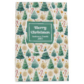 Minimalist Christmas trees name gift bag red gold Mittlere Geschenktüte (Vorderseite)