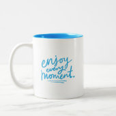 Minimalist Clean White Blue Enjoy Every Moment Zweifarbige Tasse (Links)