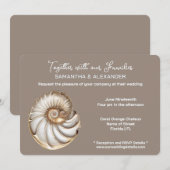 Minimalist Conch Shell Beach Wedding  Einladung (Vorne/Hinten)
