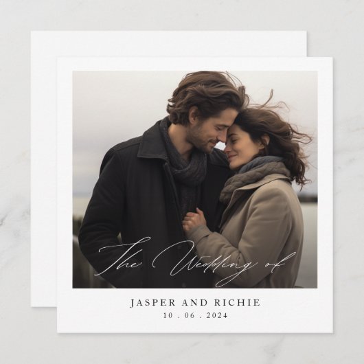 Minimalist Elegant Script Photo Square Wedding Einladung (Vorne/Hinten)