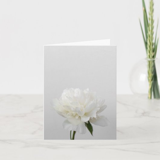 Minimalist flower card with white peony karte (Vorderseite)