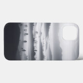 Minimalist Foggy Forest Phone Case Black and White (Rückseite (Horizontal))